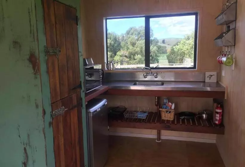 Hotel Fallow Hut