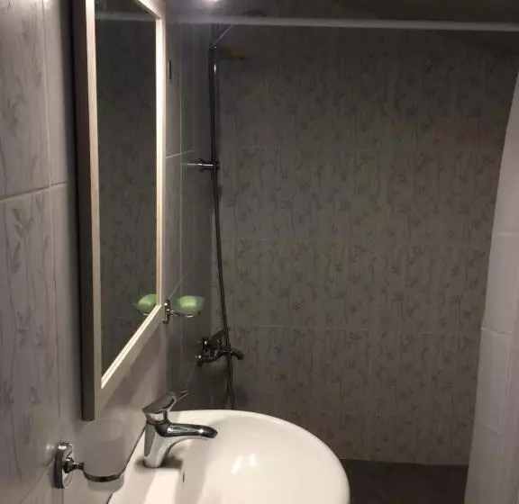 پانسیون Cozy Guest House In Old Batumi