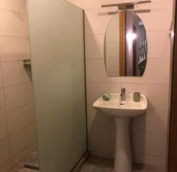 پانسیون Cozy Guest House In Old Batumi