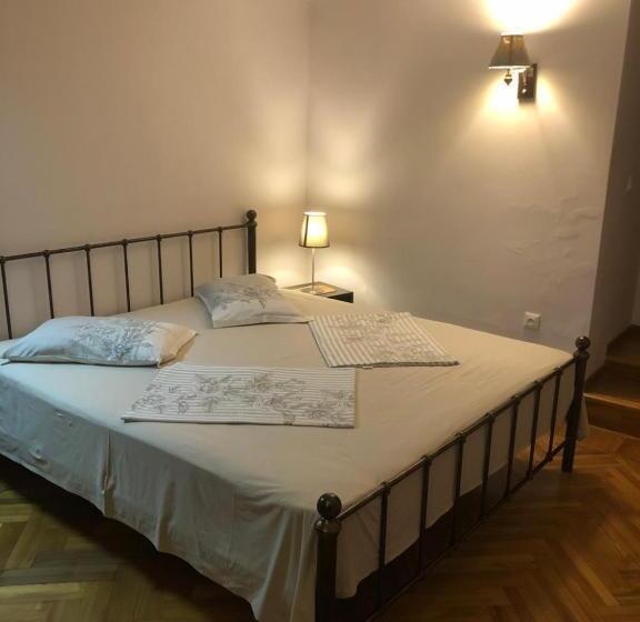 پانسیون Cozy Guest House In Old Batumi