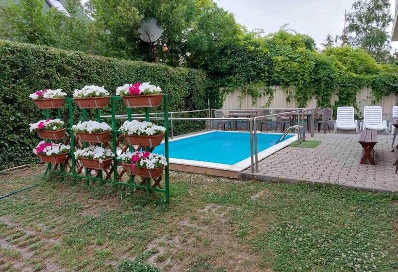 Пансион ádám Vendégház 2