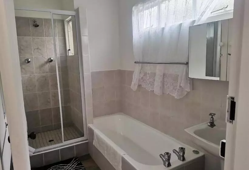 Majatalo Sani Window B&b And Self Catering