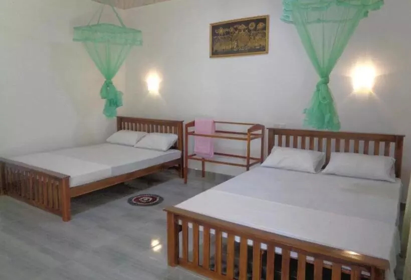پانسیون Udesh Guest