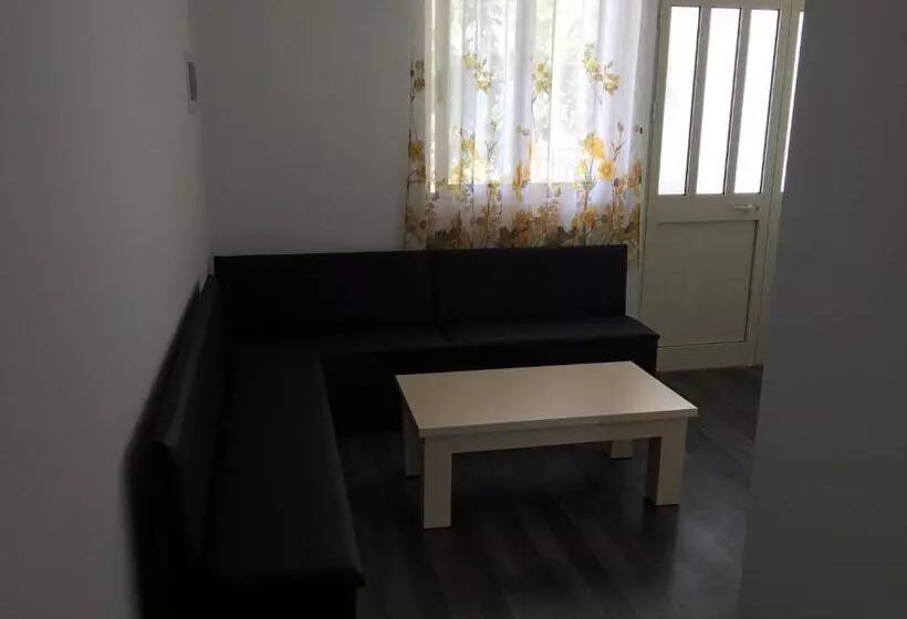 پانسیون Villa Dede Nikolla