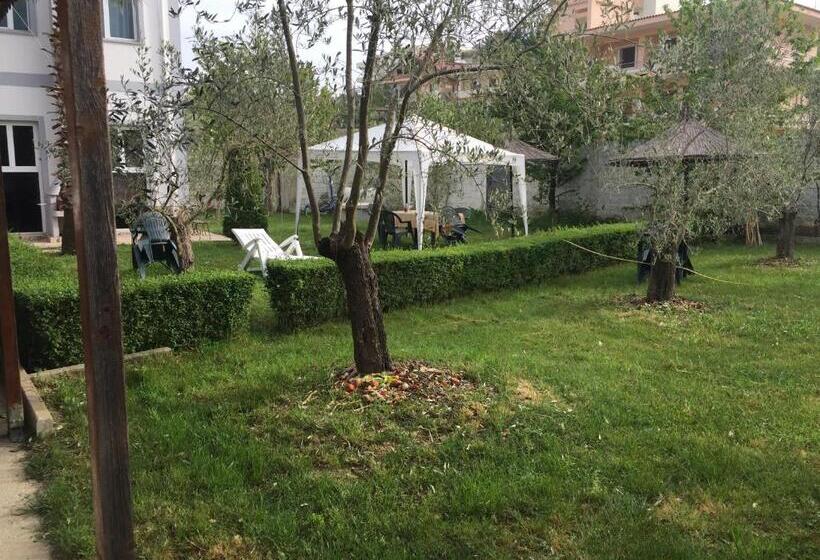 پانسیون Villa Dede Nikolla