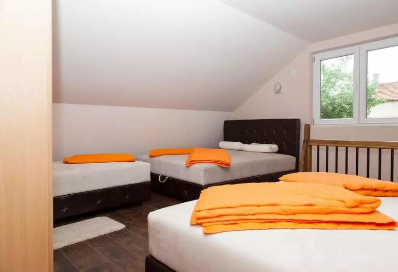 پانسیون Prenoćište Kovač