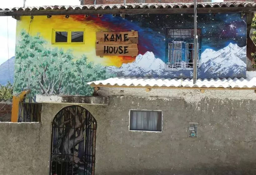 پانسیون Kame House Hostel