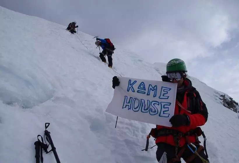 پانسیون Kame House Hostel