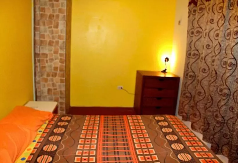 پانسیون Kame House Hostel