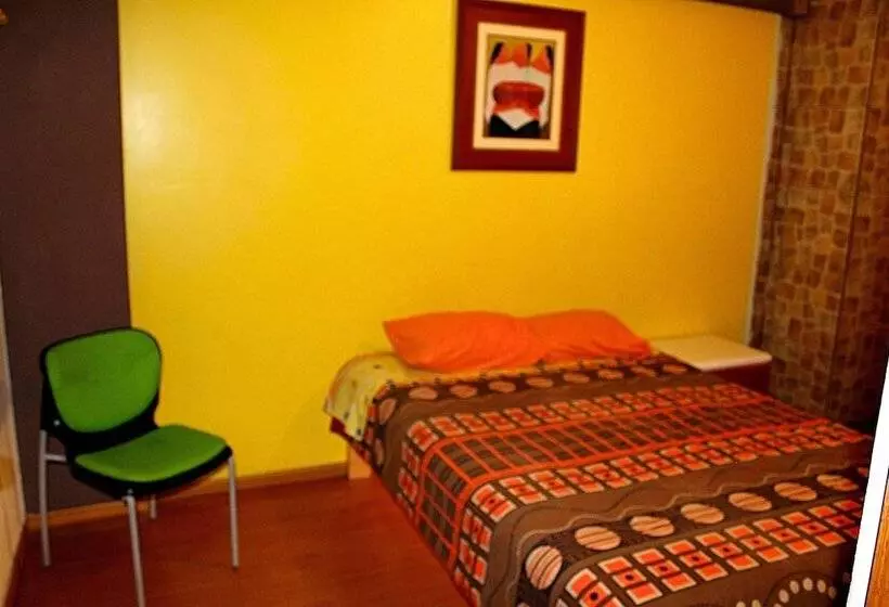 پانسیون Kame House Hostel