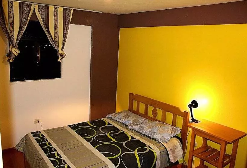 پانسیون Kame House Hostel