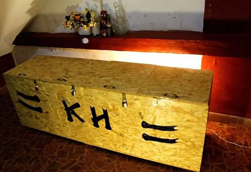 پانسیون Kame House Hostel