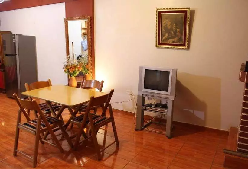 پانسیون Kame House Hostel