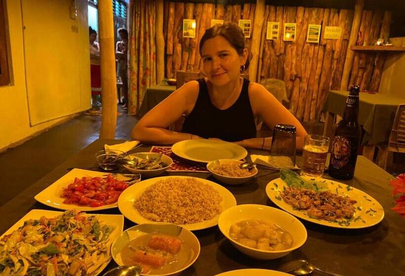 پانسیون Sansala Guesthouse & Restaurant