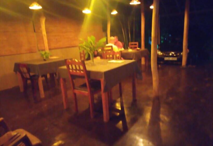 پانسیون Sansala Guesthouse & Restaurant