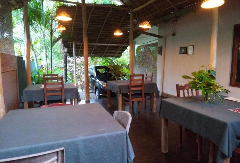 پانسیون Sansala Guesthouse & Restaurant