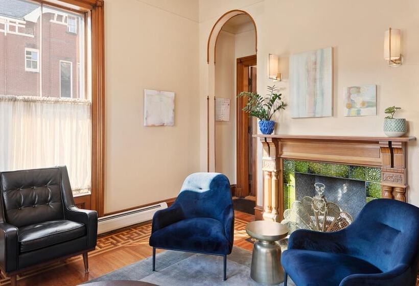 בית מלון כפרי The Francis