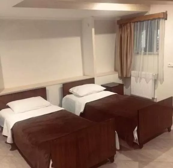 پانسیون Guesthouse Raisa