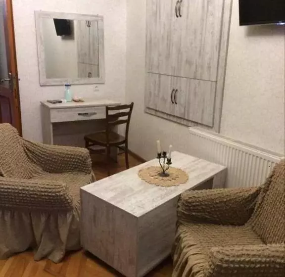 پانسیون Guesthouse Raisa