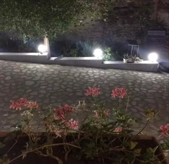 پانسیون Guesthouse Raisa