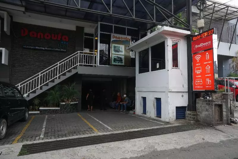 Majatalo Reddoorz Near Gedung Sate 2