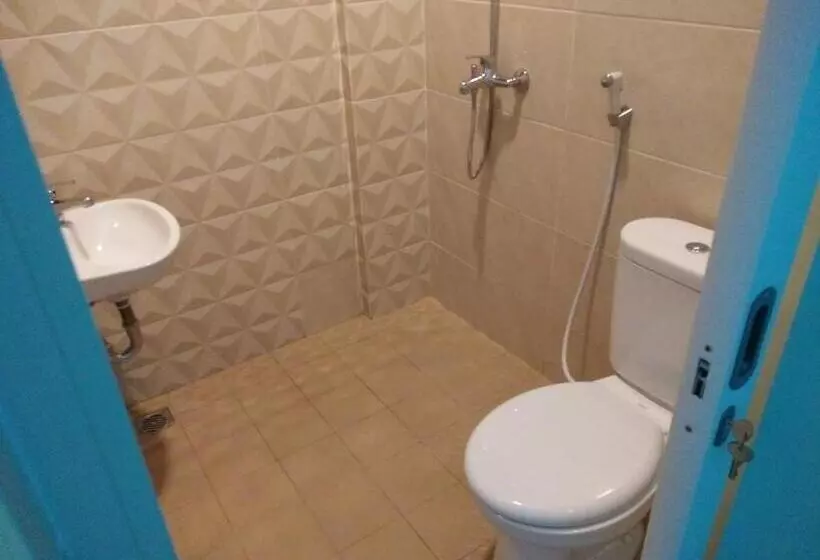 ペンション Reddoorz Near Gajah Mada Street Semarang