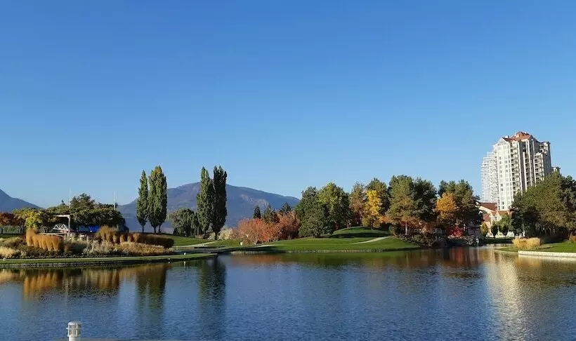 پانسیون Lake View House