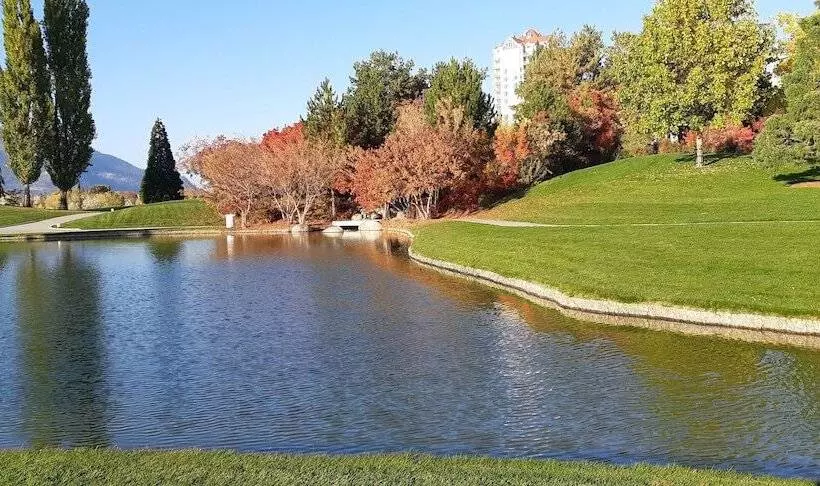 پانسیون Lake View House