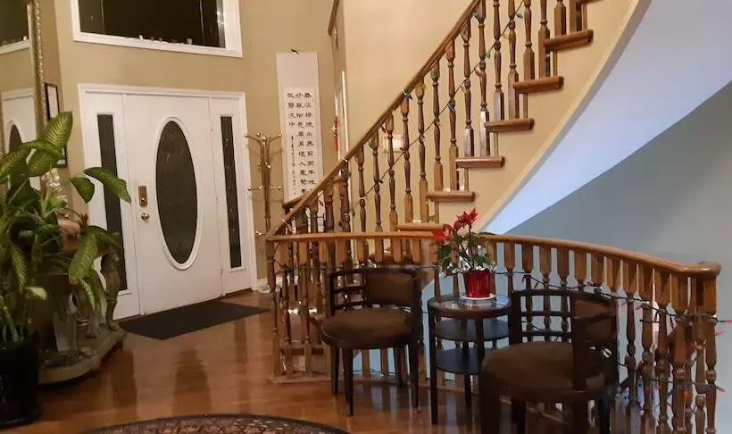 پانسیون Lake View House