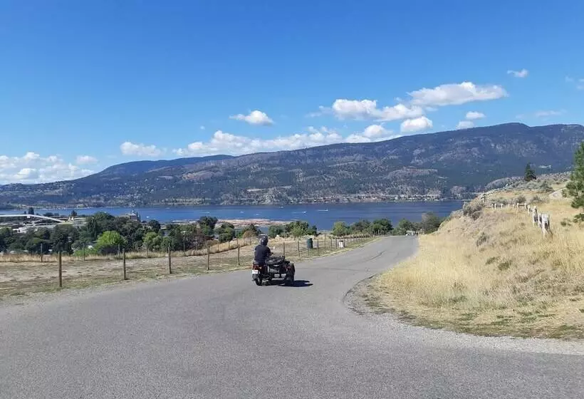 پانسیون Lake View House