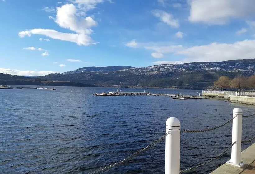 پانسیون Lake View House