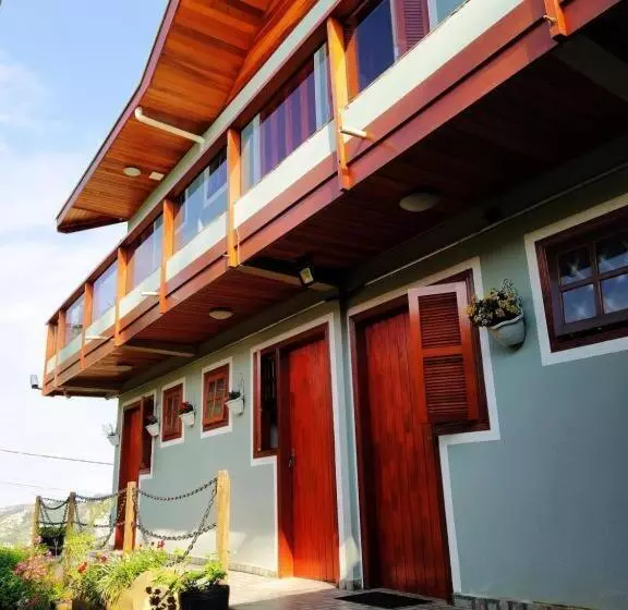 ペンション Pousada Araucária Village