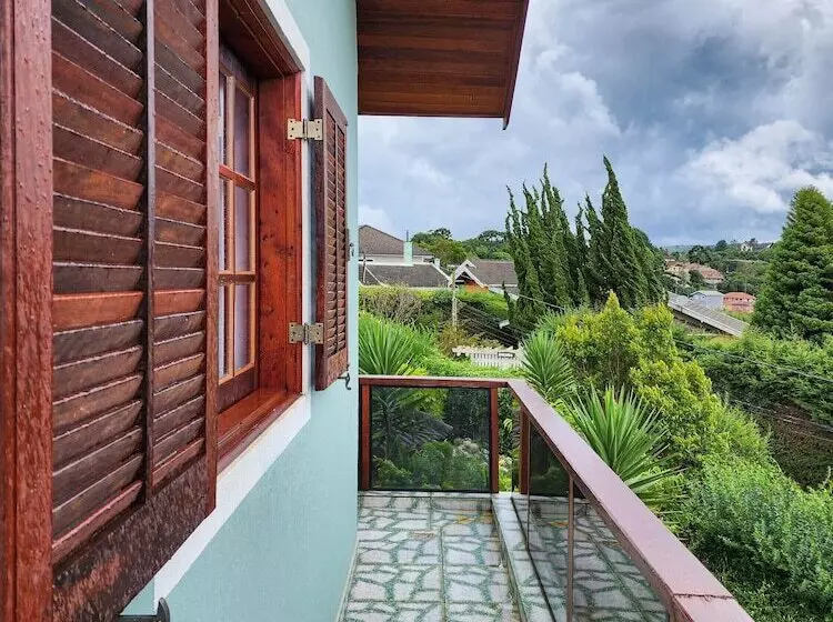 ペンション Pousada Araucária Village