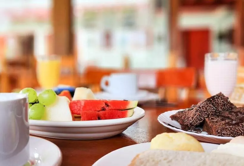 ペンション Pousada Araucária Village