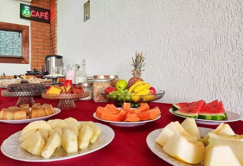 ペンション Pousada Araucária Village