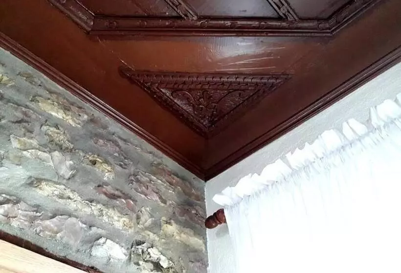 ペンション Stone Rooms 1850