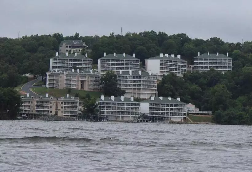 Lake Ozarks Get Away Topsider