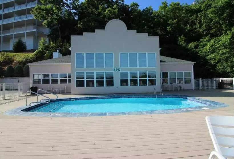Lake Ozarks Get Away Topsider