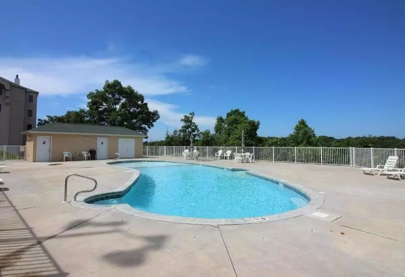 Lake Ozarks Get Away Topsider