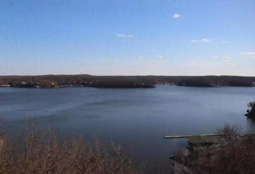 Lake Ozarks Get Away Topsider