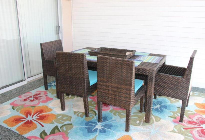 Lake Ozarks Get Away Topsider