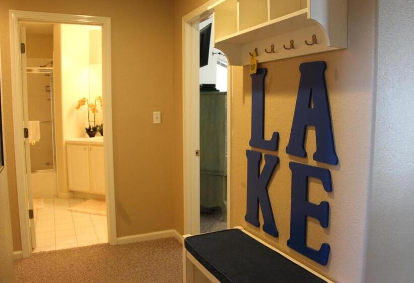 Lake Ozarks Get Away Topsider