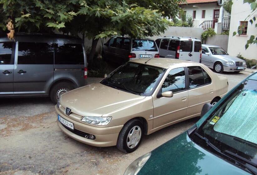 Пансион Amfora Guest House