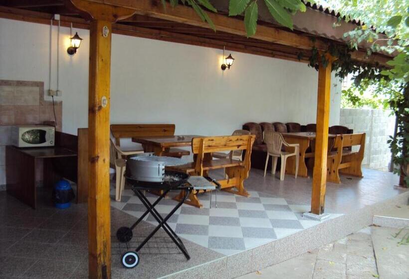 Пансион Amfora Guest House