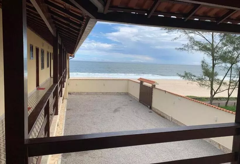 Majatalo Black Point Beach Club