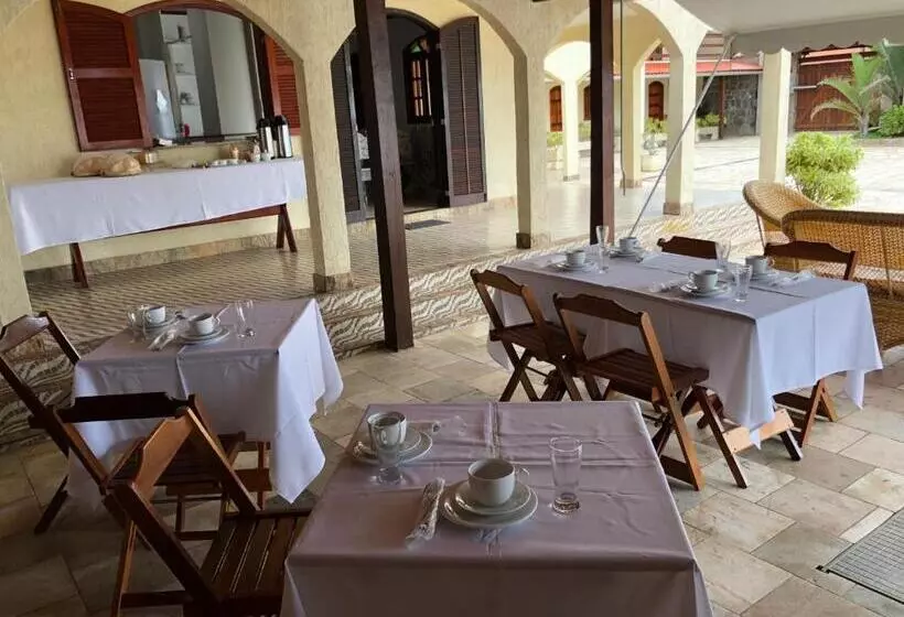 Majatalo Black Point Beach Club