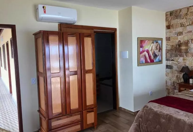 Majatalo Black Point Beach Club