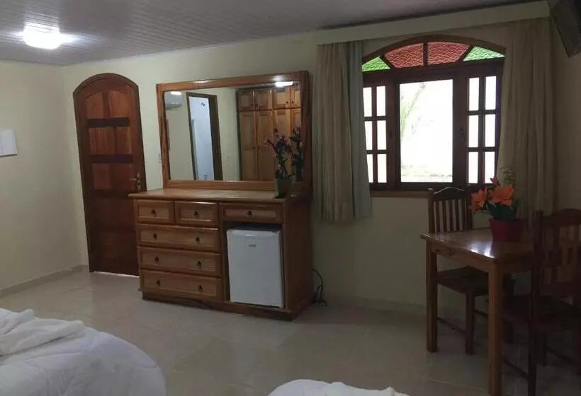 Majatalo Black Point Beach Club