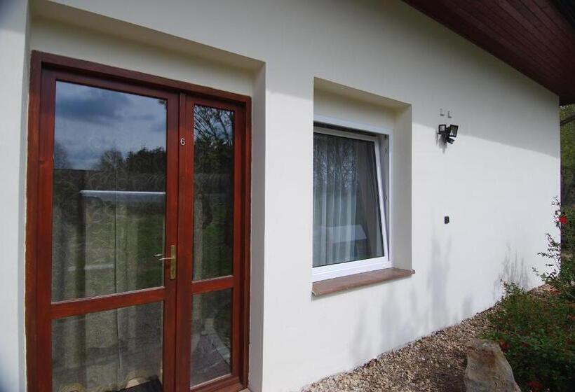 פנסיון Ivanek Guest House