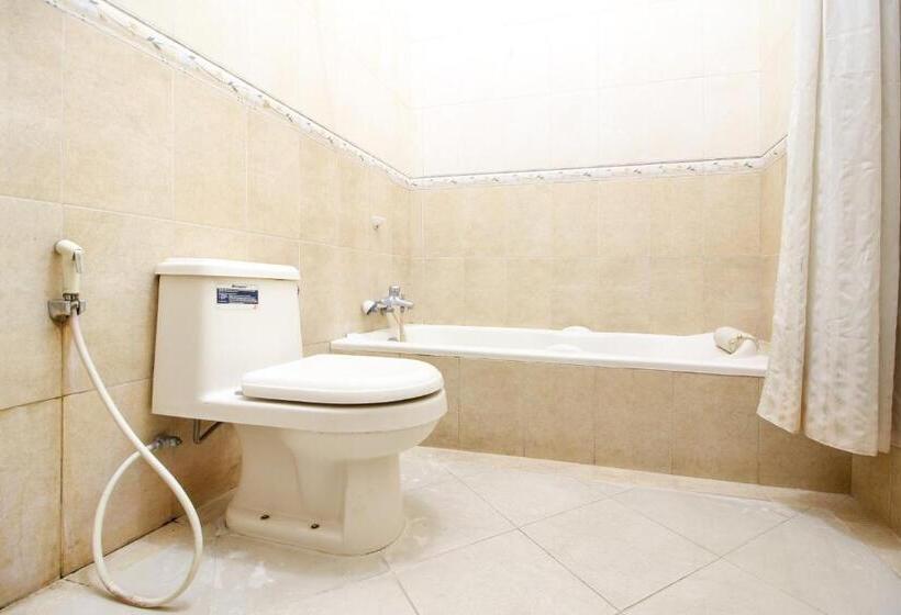 펜션 Reddoorz Plus @ Tegal Panggung